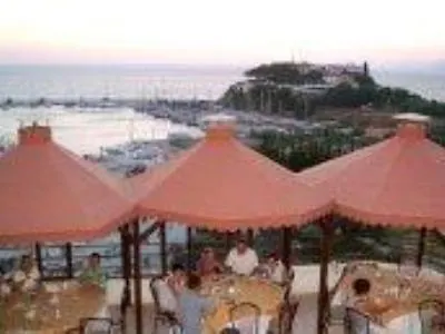 Grand Hotel Kurdoglu Kusadasi 4*,