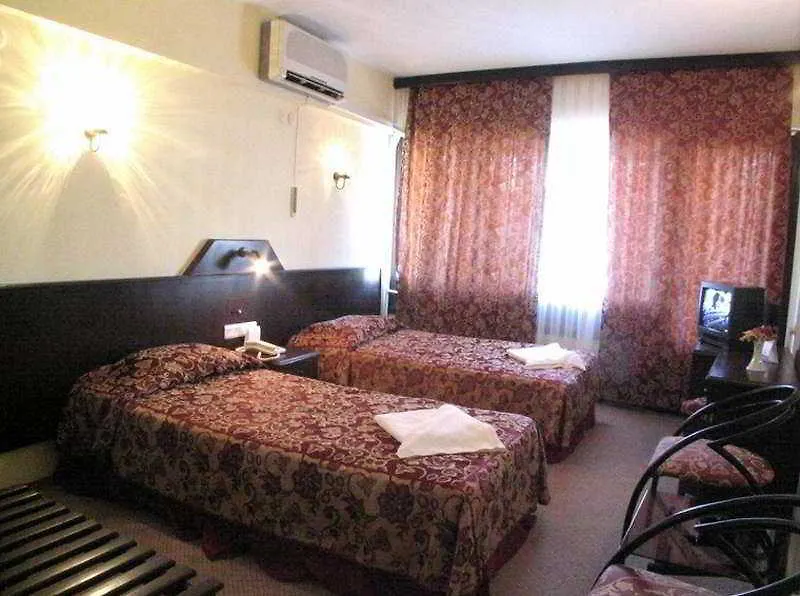 Grand Hotel Kurdoglu Kusadasi 4*,